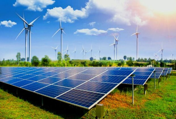 Solaranlage und Windenergie
